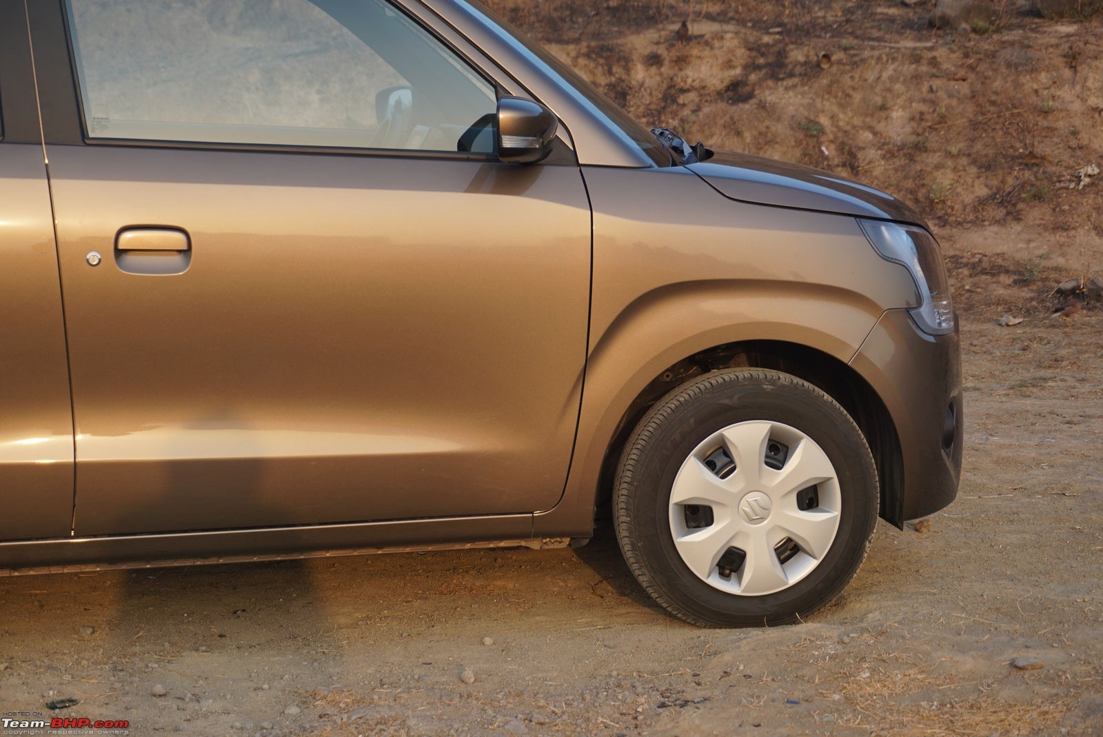 Maruti Suzuki Wagon R Images – Interior & Exterior Photos