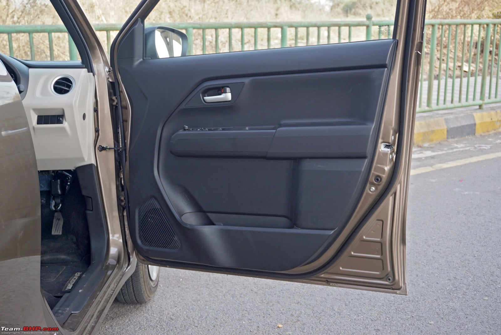 Maruti Suzuki Wagon R Images – Interior & Exterior Photos